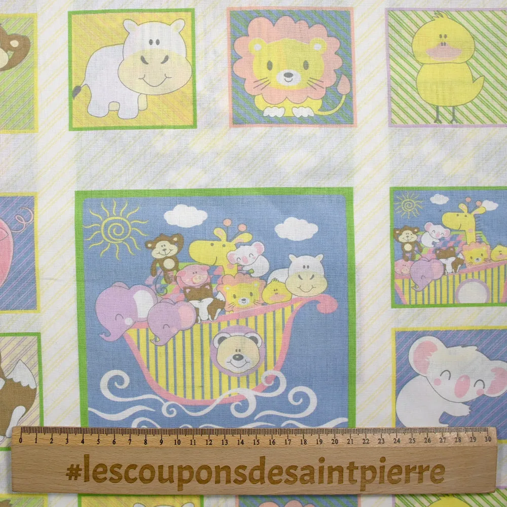Coton imprimé fin une histoire entre animaux fond blanc et jaune