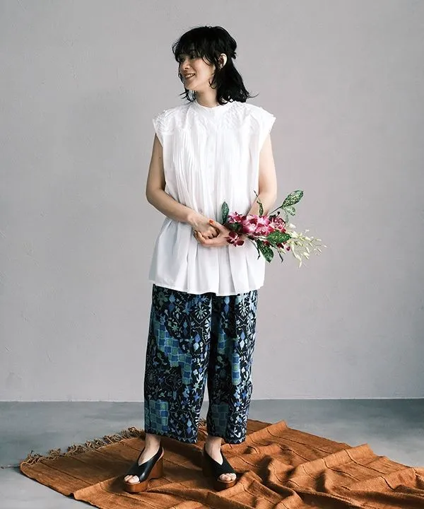 Cotton Voile Sleeveless Blouse with Tucks and Tapes 25S487 [Expected to arrive in May].