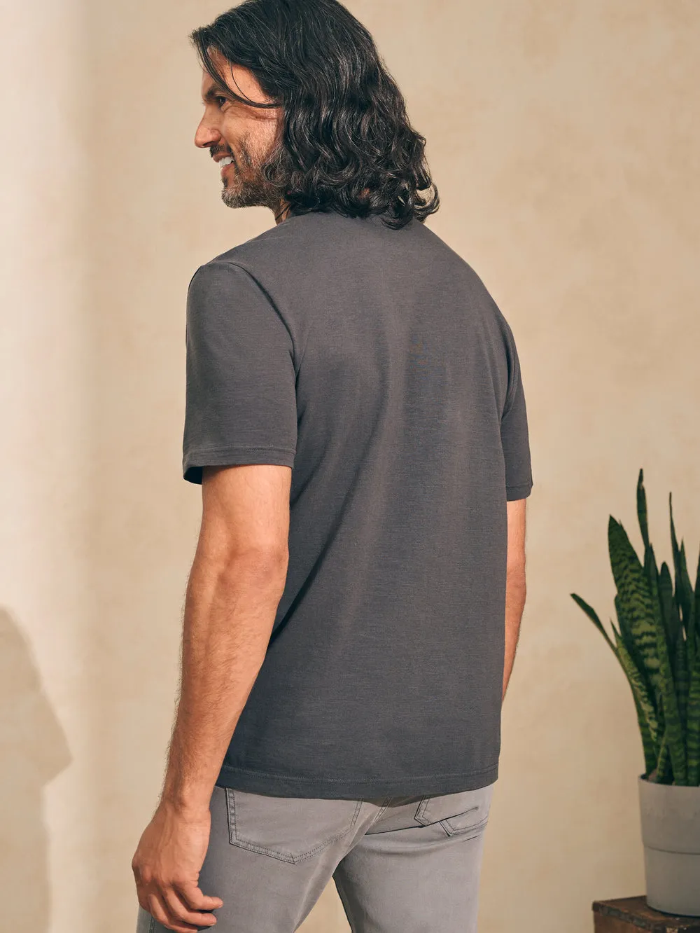 Faherty Sunwashed Tee in Washed Black