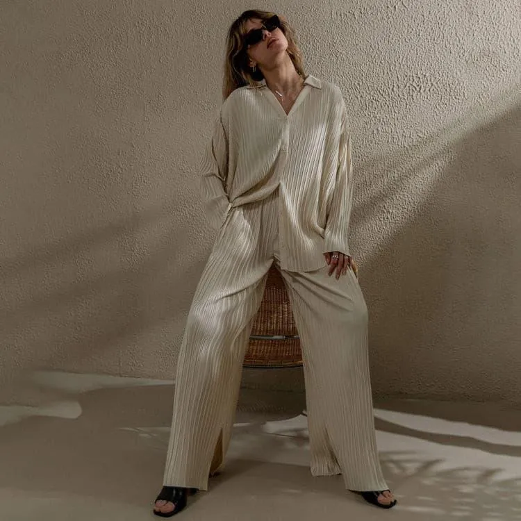 two-piece pleated shirt trousers suit